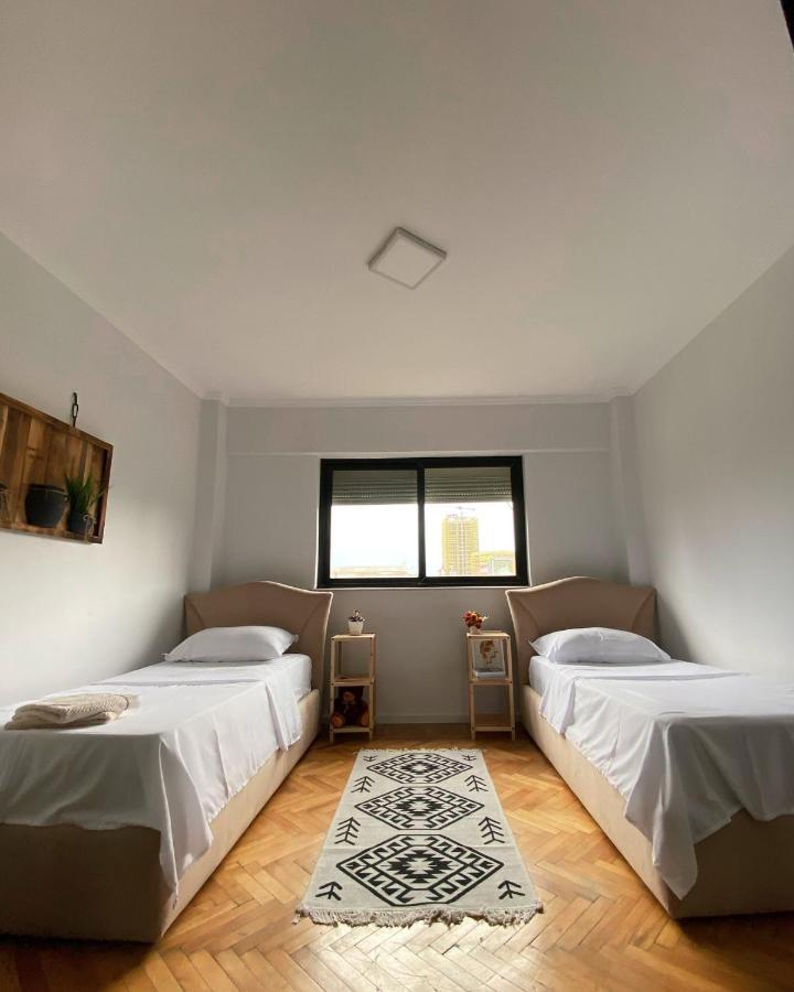 Entire Serviced With A Beautiful View Appartamento Tirana