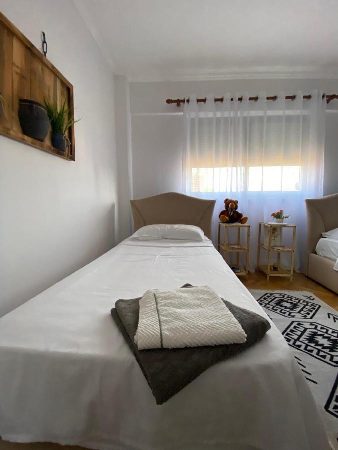 Appartamento Entire Serviced With A Beautiful View Tirana