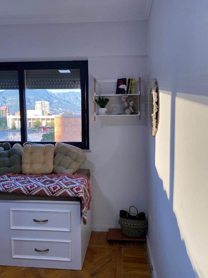 Appartamento Entire Serviced With A Beautiful View Tirana